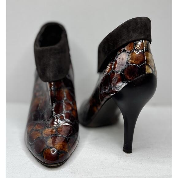 Donald Pliner Rula Alligator Patent Leather Ankle Boots Brown Suede Trim Sz 8.5 - Picture 1 of 13